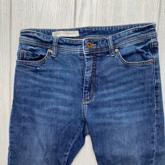 Pilcro Anthropologie Blue Denim Boho Embroidered Hem Crop Jeans Size 27 - Picture 9 of 12